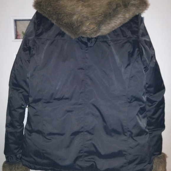 Eckored winter coat - Picture 2 of 3